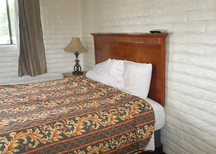 Motel Cj Rv Park *